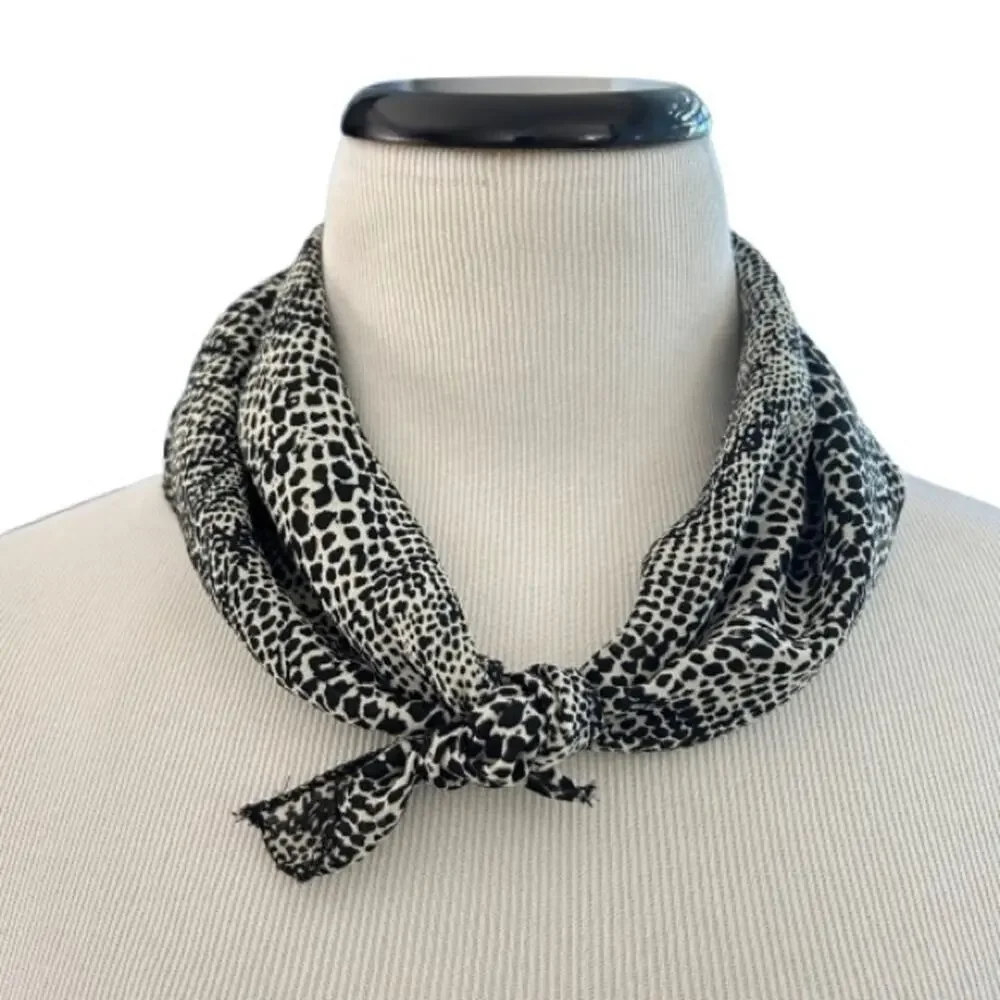 GUC Stylish Black and White Animal Print Women's Square Scarf. Size OS.